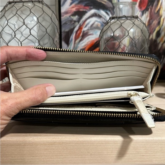 New! Kate Spade Neda Wallet Yaletown Black Patent Polyvinyl - Picture 10 of 14